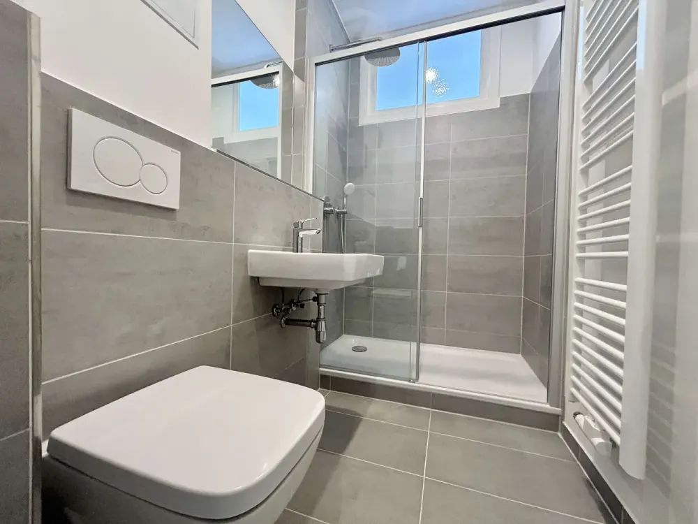 Altbauflair trifft saniertes Apartment mit Balkon!