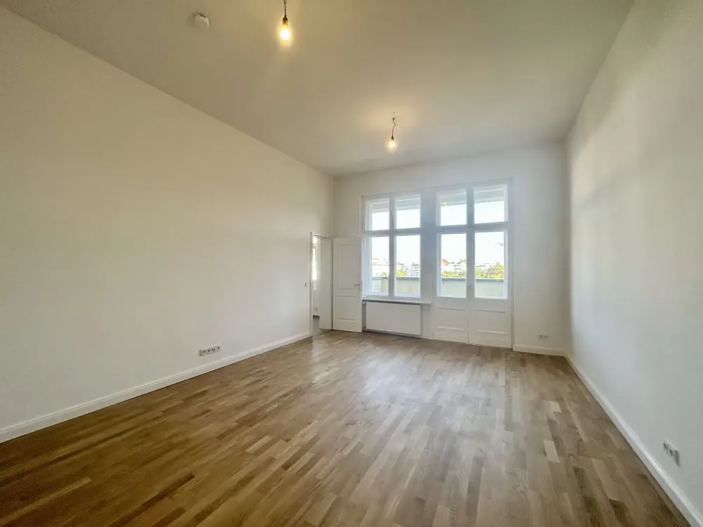 Altbauflair trifft saniertes Apartment mit Balkon!