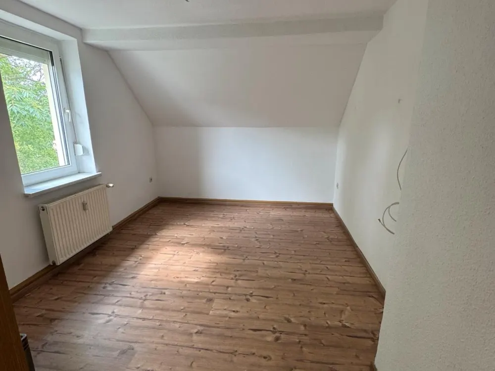 58qm 3 Raum Wohnung mitten in Krostitz, Garten, Stellplatz u.v.m.