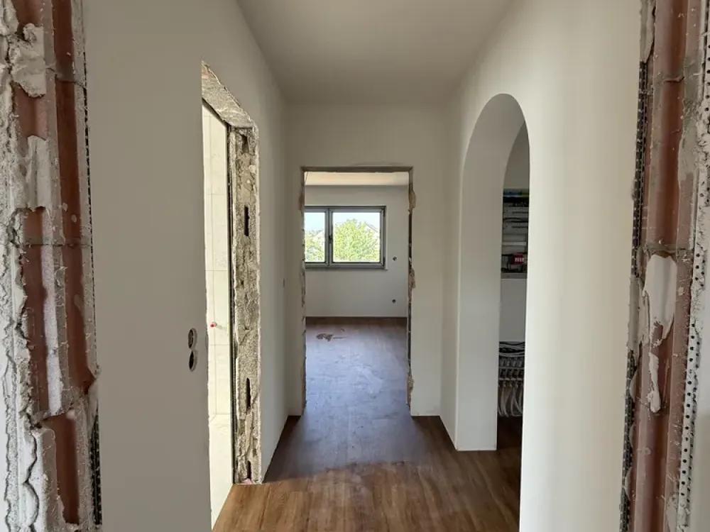 Erstbezug nach Kernsanierung | 4-Zi.-Wohnung mit Wärmepumpe & Fußbodenheizung
