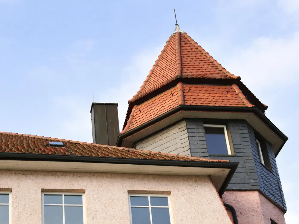 Renovated 2-Room Apartment, New Fitted Kitchen, Modern Bathroom with New Shower and Cellar in Heidenau