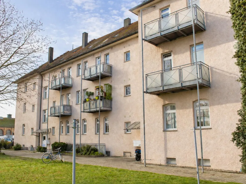 Renovated 2-Room Apartment, New Fitted Kitchen, Modern Bathroom with New Shower and Cellar in Heidenau
