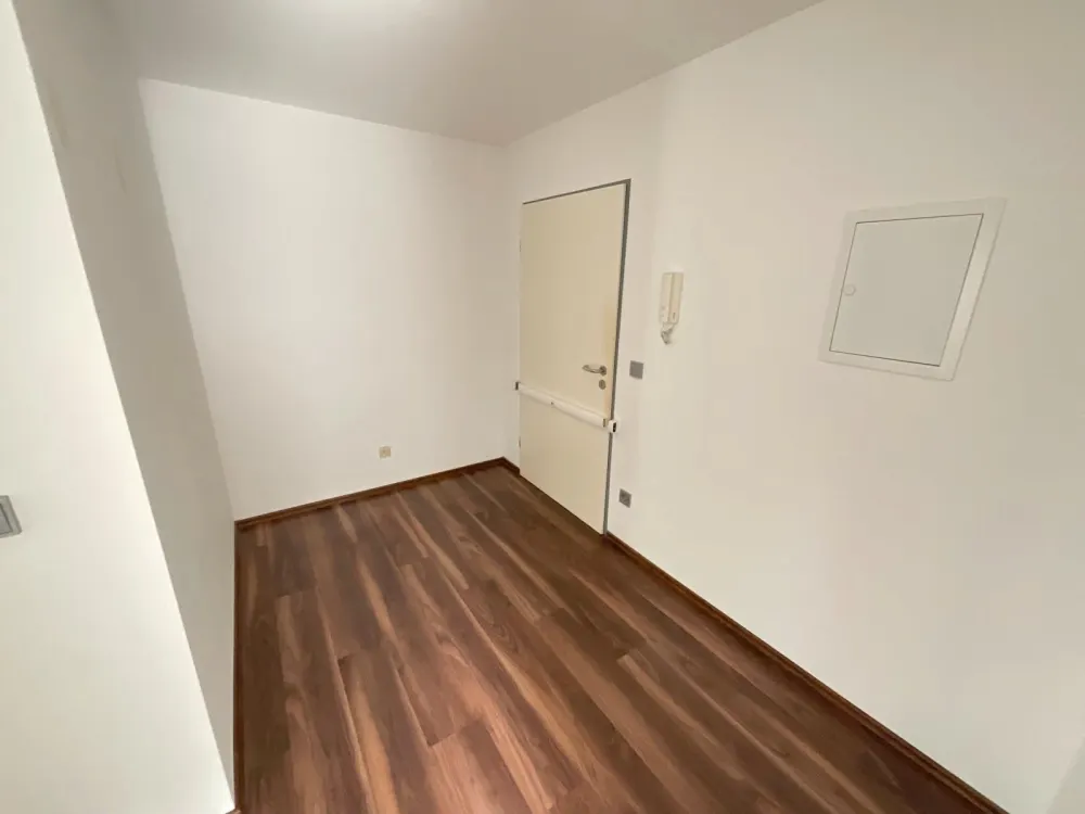 Schöne 3 Zimmerwohnung mit großem Balkon in zentraler Lage