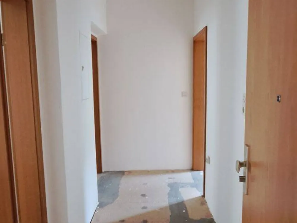 Renovierte 2-Zimmer-Wohnung im 1. Obergeschoss in 90443 Nürnberg