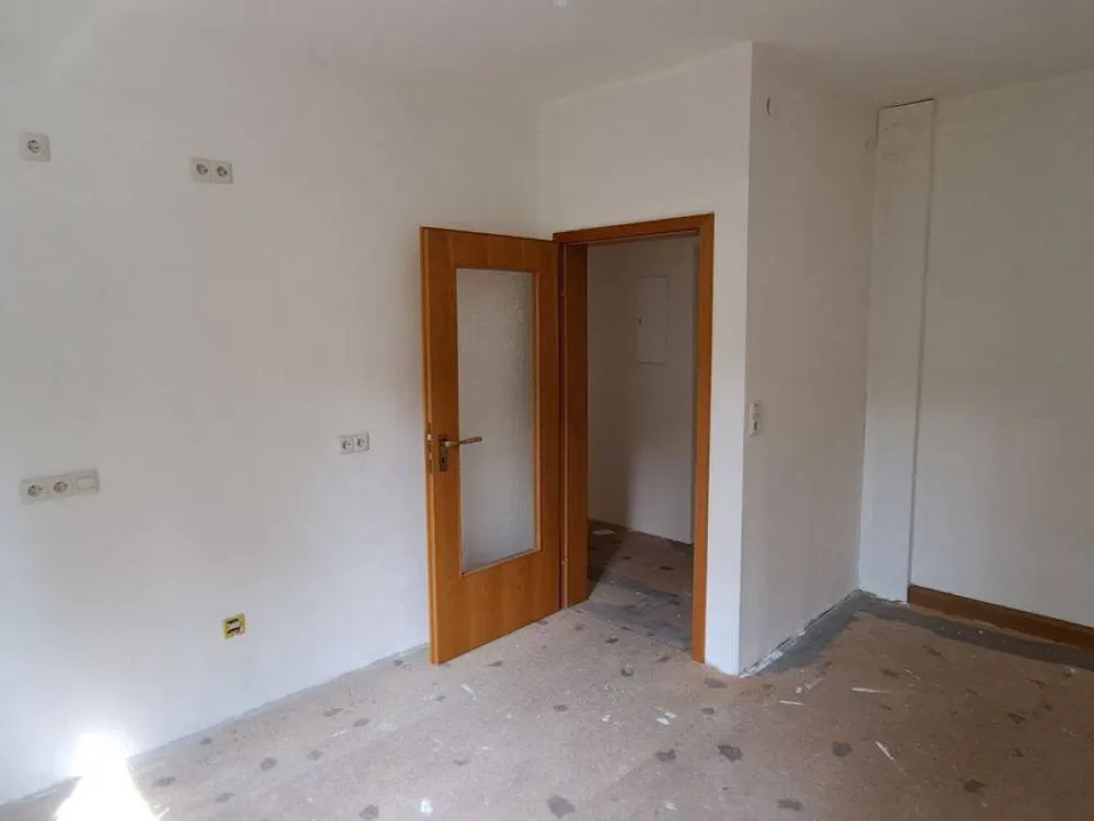 Renovierte 2-Zimmer-Wohnung im 1. Obergeschoss in 90443 Nürnberg