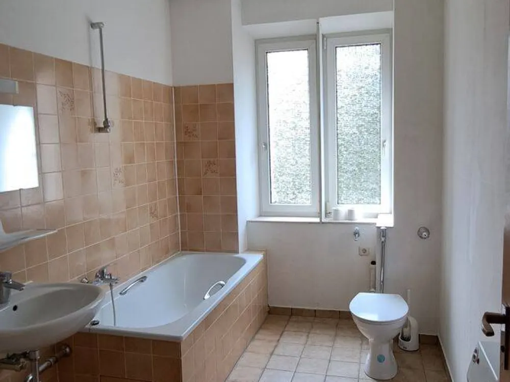 Renovierte 2-Zimmer-Wohnung im 1. Obergeschoss in 90443 Nürnberg