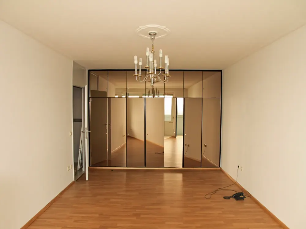 Exklusive, geräumige und gepflegte 1-Zimmer-Wohnung mit herlichem Fernblick.