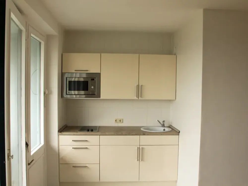 Exklusive, geräumige und gepflegte 1-Zimmer-Wohnung mit herlichem Fernblick.