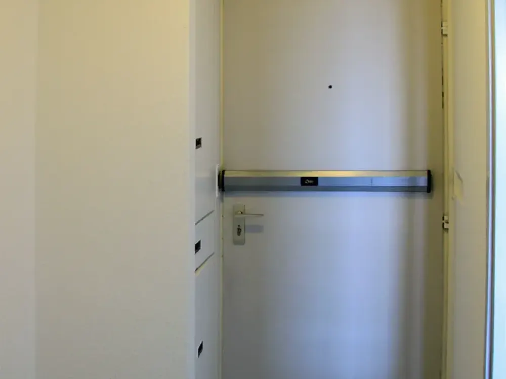 Exklusive, geräumige und gepflegte 1-Zimmer-Wohnung mit herlichem Fernblick.