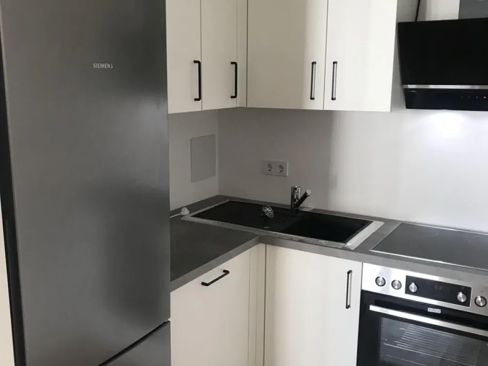 Gelegenheit: Wunderschöne 1,5 Zimmer für Single mit riesigem Balkon (221)