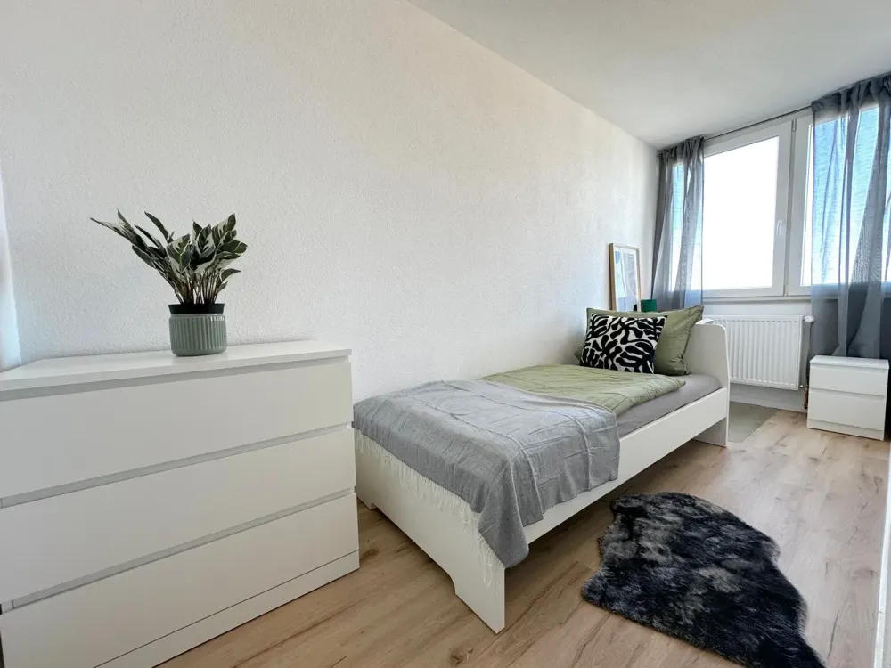 Zwei möblierte Zimmer frei in moderner WG, Wiener Straße 81, Frankfurt-Oberrad!