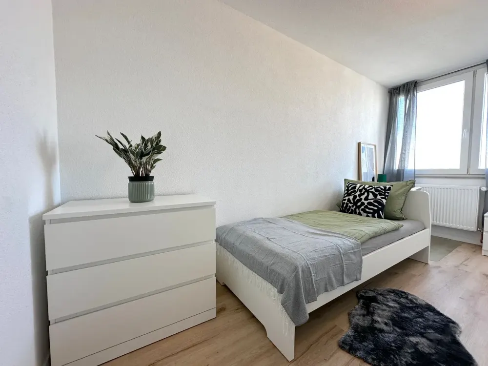 Zwei möblierte Zimmer frei in moderner WG, Wiener Straße 81, Frankfurt-Oberrad!