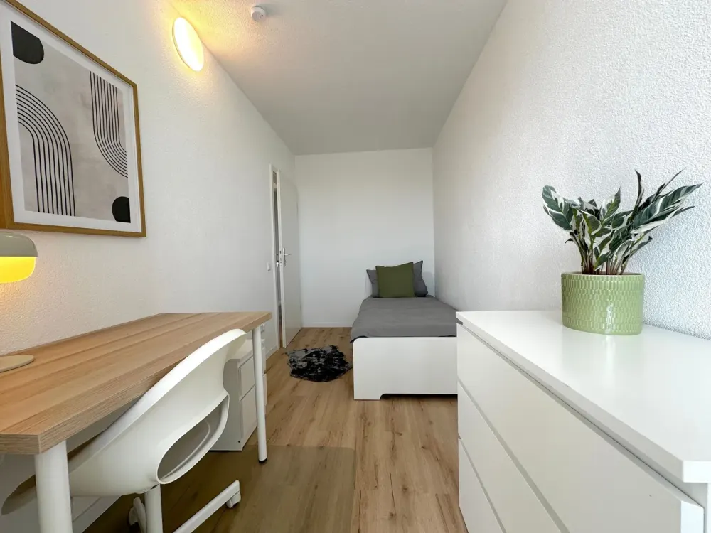 Zwei möblierte Zimmer frei in moderner WG, Wiener Straße 81, Frankfurt-Oberrad!