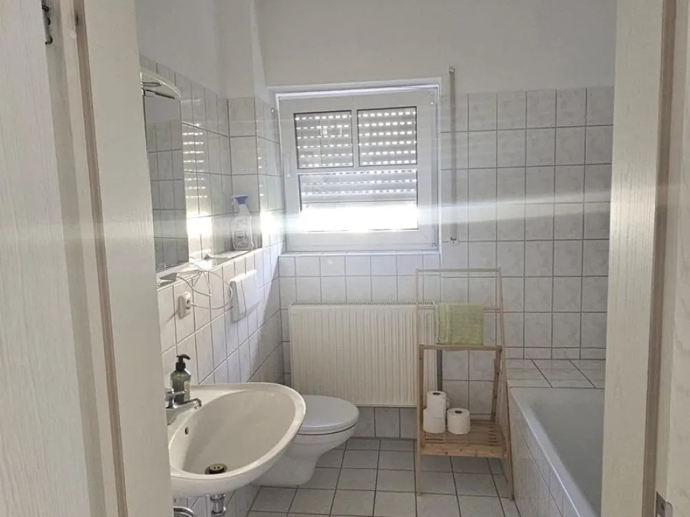 Erstbezug nach Sanierung - 2- Zimmer Dachgeschoss Wohnung