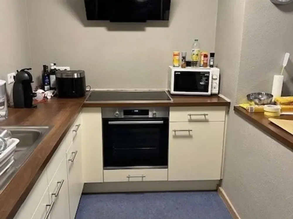 Beautiful 6-Room Apartment - Suitable as Accommodation for Workers or Shared Flat - for Rent in Schlier