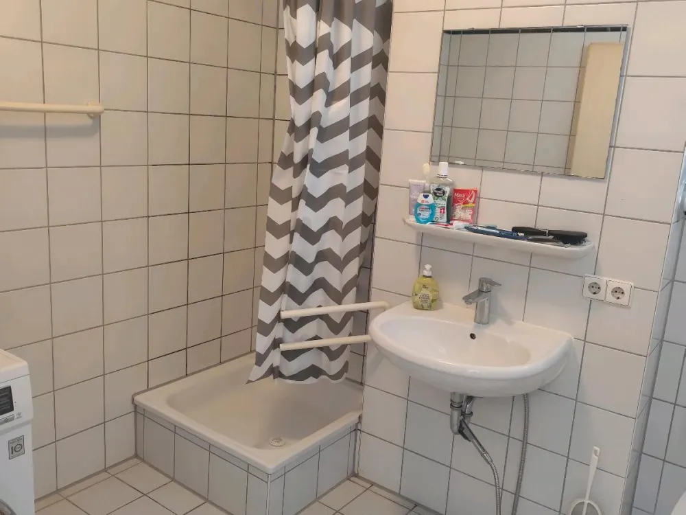 Helle 1-Zimmer-Wohnung in Zentralerlage Esslingen-EBK,ab 01.10.26