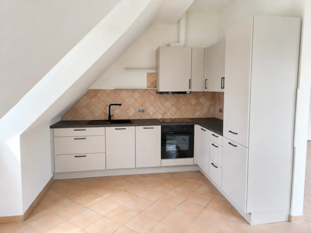 FRISCH RENOVIERTES RAUMWUNDER MIT WEITBLICK-LOGGIA, IHR NEUES FAMILIENDOMIZIL IN HANAU-STEINHEIM!