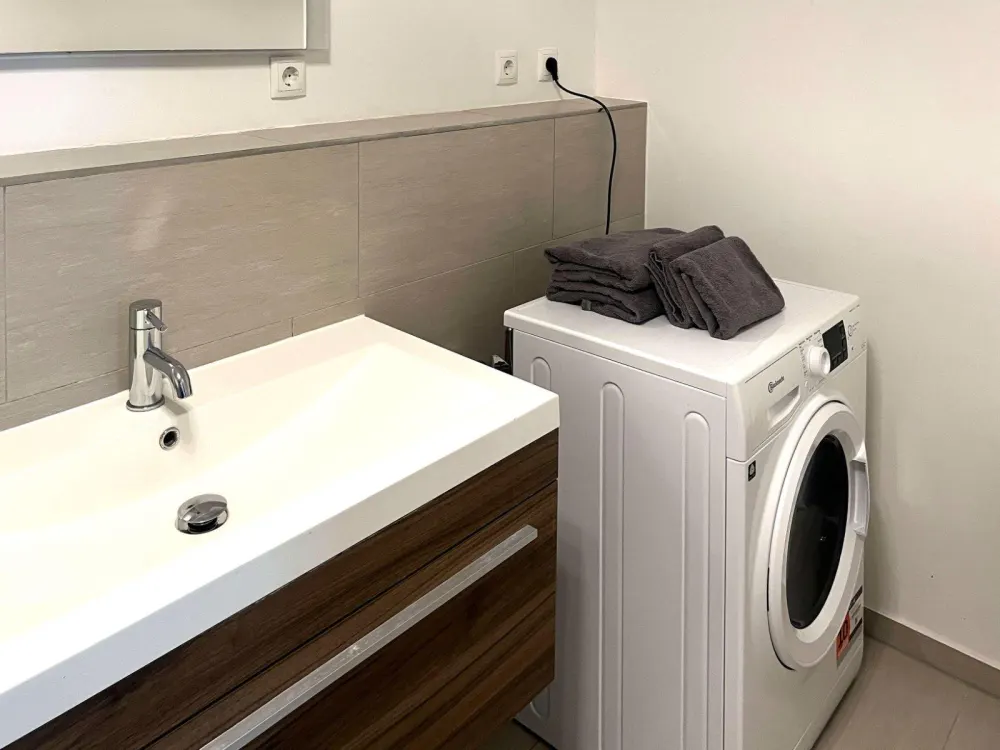 Verfügbares 1-Zimmer-Apartment in Mörfelden, voll ausgestattet und umfangreich eingerichtet