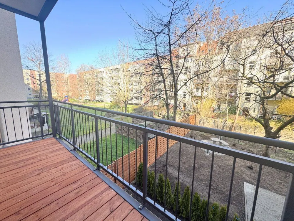 Traumhaft! + Lift + Parkett + Fußbodenheizung + Balkon + tolles Bad mit Wanne & Dusche + LED-Licht