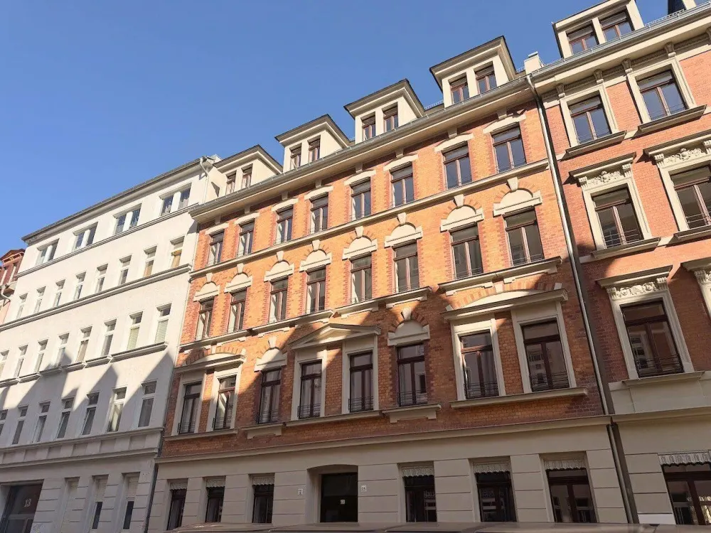 Traumhaft! + Lift + Parkett + Fußbodenheizung + Balkon + tolles Bad mit Wanne & Dusche + LED-Licht