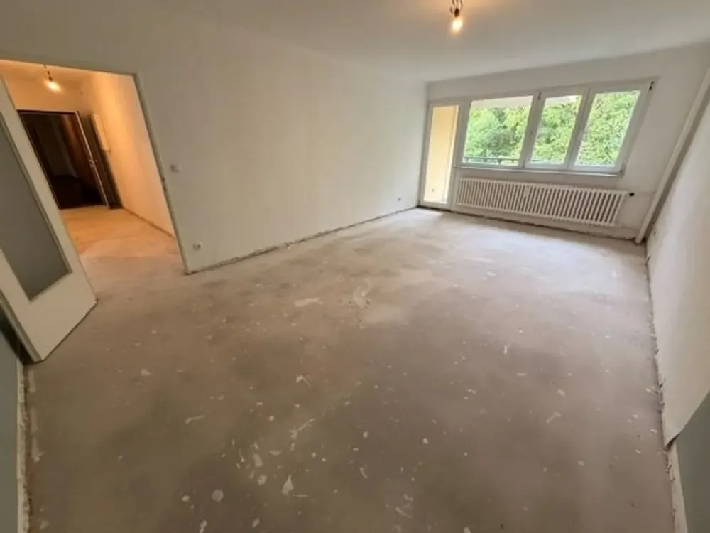 Hier steckt Potential drin - 4-Zimmer-Wohnung mit Balkon Berlin-Hakenfelde!