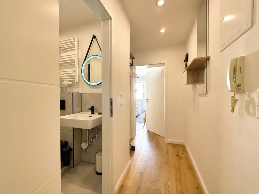 Stylishly Furnished 1-Room Apartment with Balcony in Bremen Neustadt