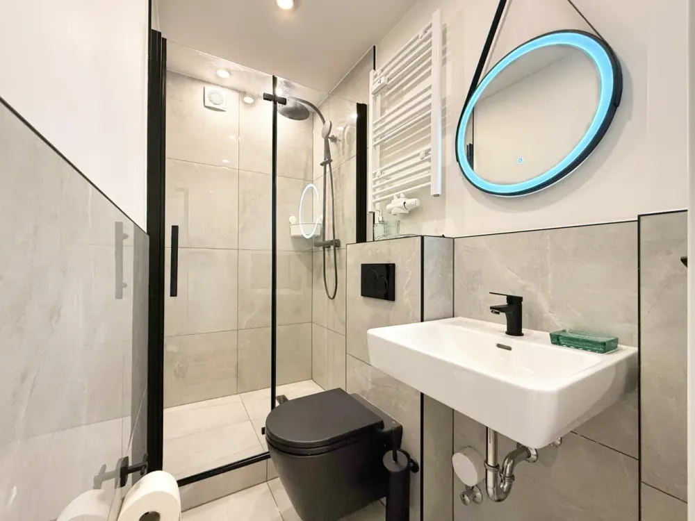 Stylishly Furnished 1-Room Apartment with Balcony in Bremen Neustadt