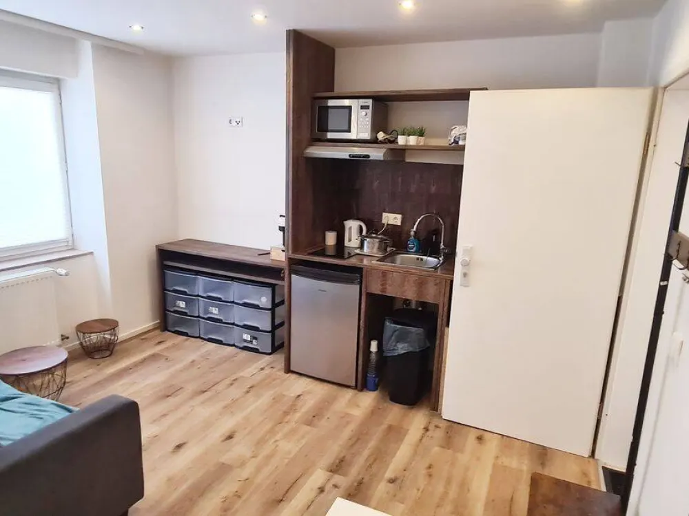 GRUNDform-Immobilien ! Lust zum Wohnen ? Komplett möbliert - gemütlich - Mitten im Geschehen !