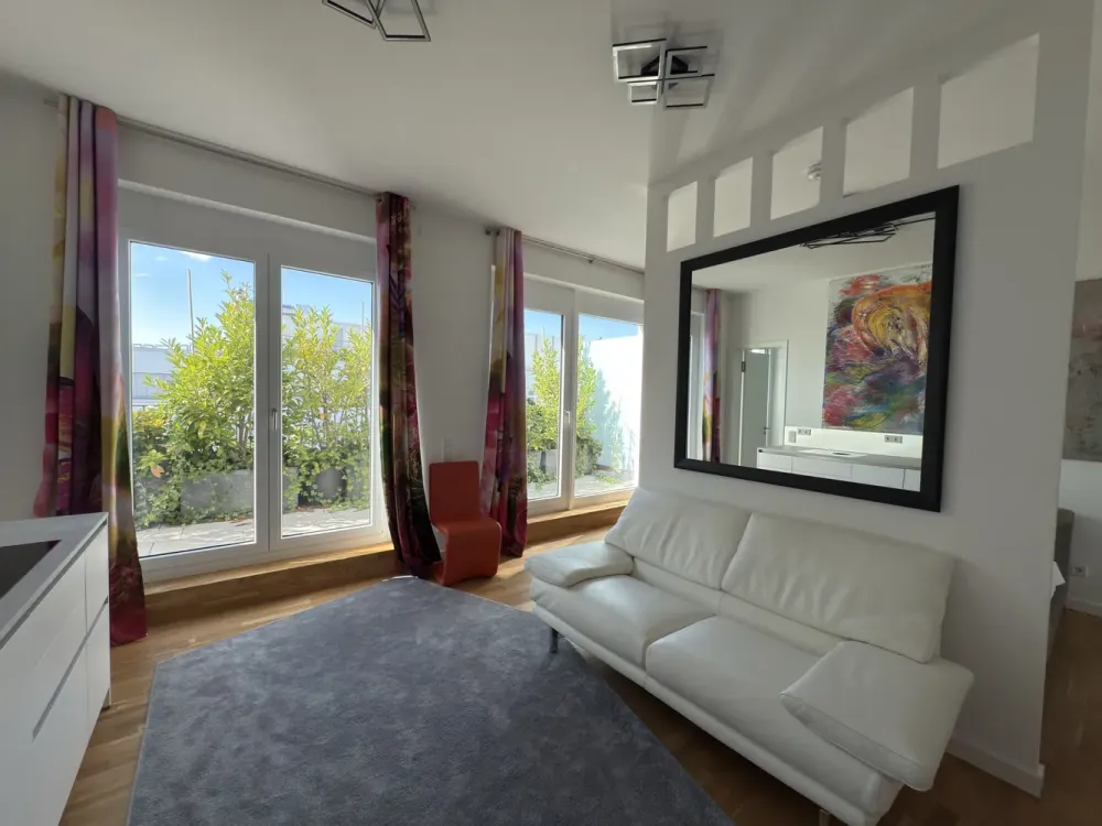 Möbliertes Penthouse mit großer Westterrasse und Klimaanlage am Gleisdreieckpark