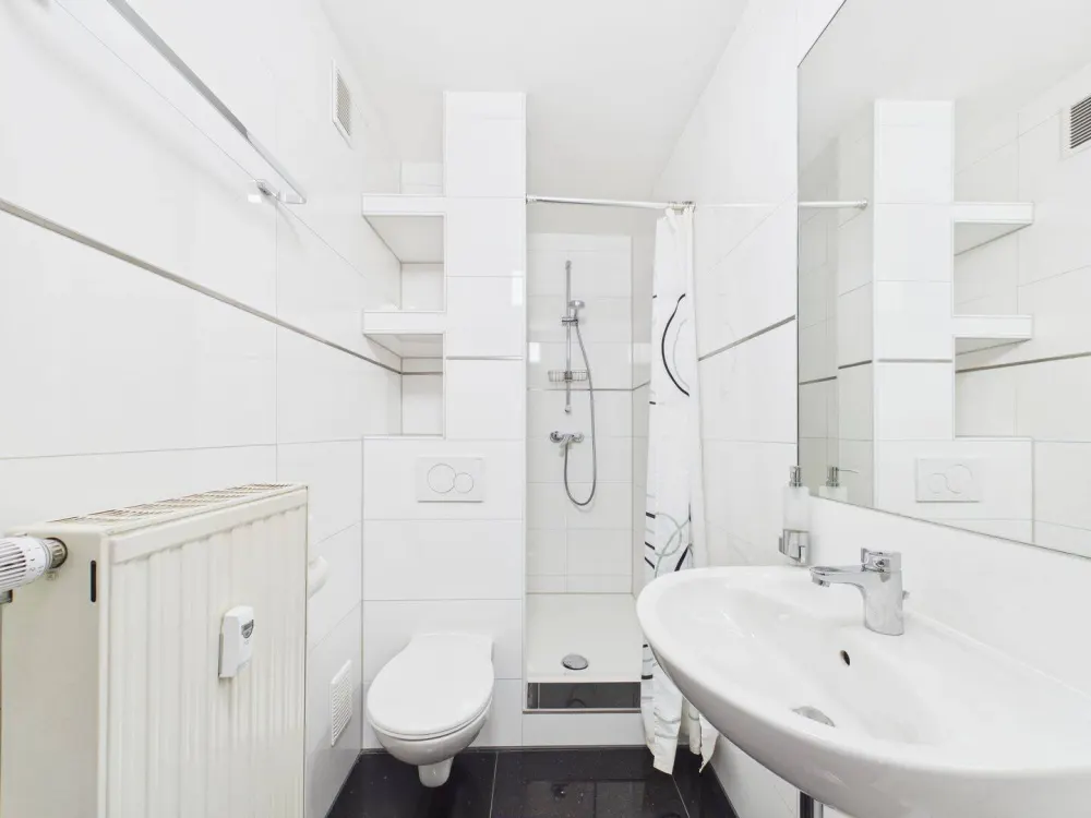Zweitbezug n. Sanierung! Exklusive 2 Zimmer Wohnung auf 60 m² in Nürnberg mit Bad neu, EBK neu uvm.!