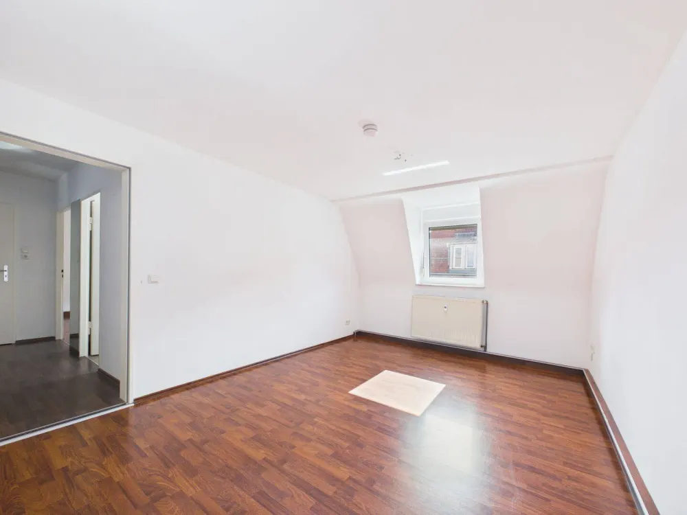 Zweitbezug n. Sanierung! Exklusive 2 Zimmer Wohnung auf 60 m² in Nürnberg mit Bad neu, EBK neu uvm.!