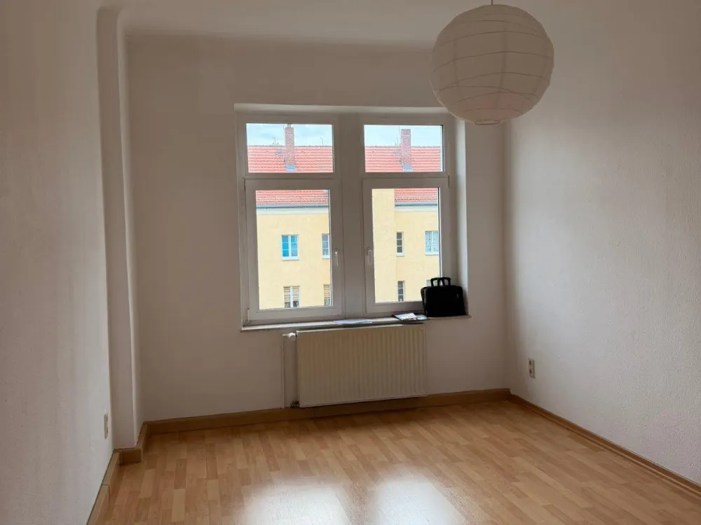 Charmante 2-Zimmer-Wohnung mit Balkon in Dresden-Cotta