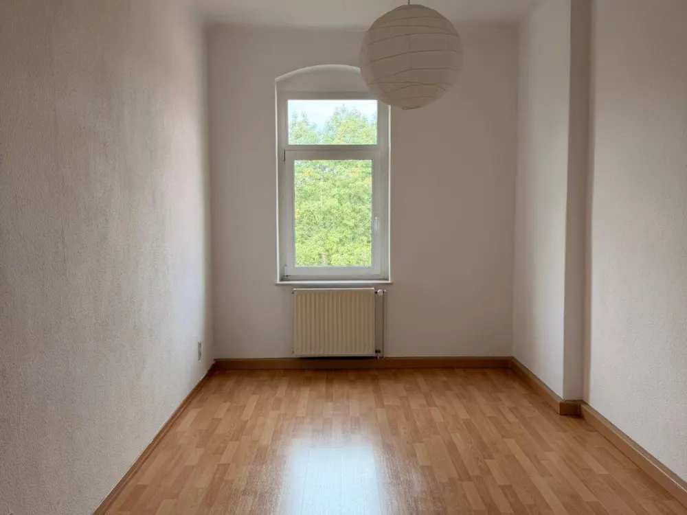 Charmante 2-Zimmer-Wohnung mit Balkon in Dresden-Cotta
