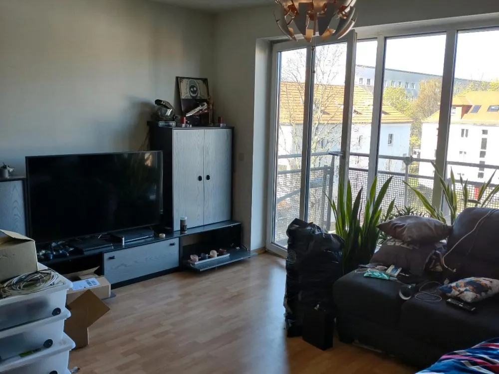 2 Zimmer Wohnung Nähe Großer Garten mit TG-Stellplatz