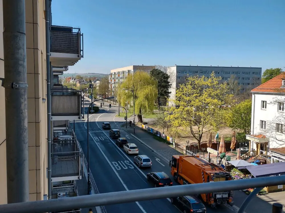 2 Zimmer Wohnung Nähe Großer Garten mit TG-Stellplatz