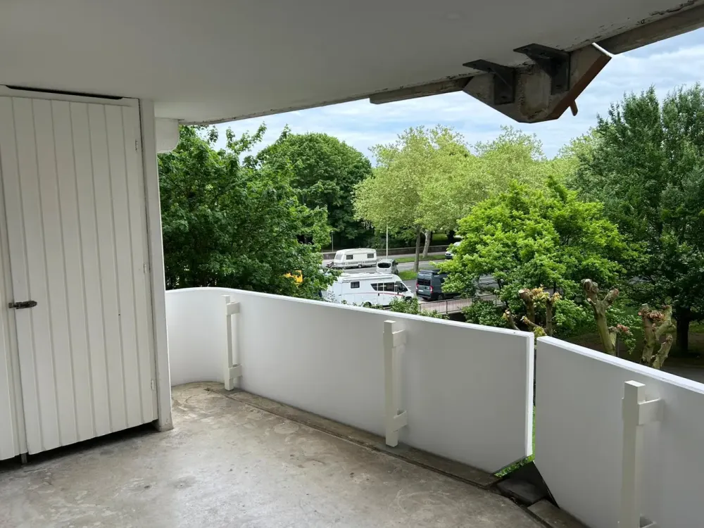 +++ Direkt im Grünen: Vollmöbliert 2 Zimmer + großer Balkon in Köln-Zollstock +++