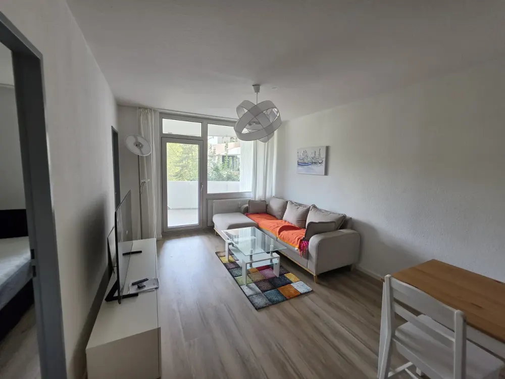 +++ Direkt im Grünen: Vollmöbliert 2 Zimmer + großer Balkon in Köln-Zollstock +++