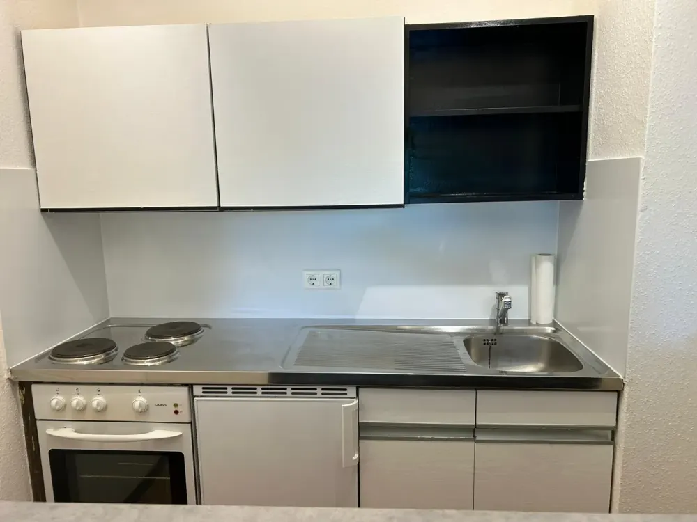 +++ Direkt im Grünen: Vollmöbliert 2 Zimmer + großer Balkon in Köln-Zollstock +++
