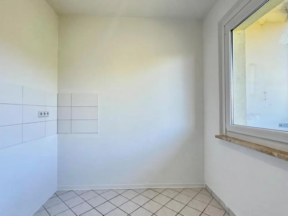Perfekt für Sie: sofort bezugsfertige 4-Zimmerwohnung mit Balkon und Aufzug!