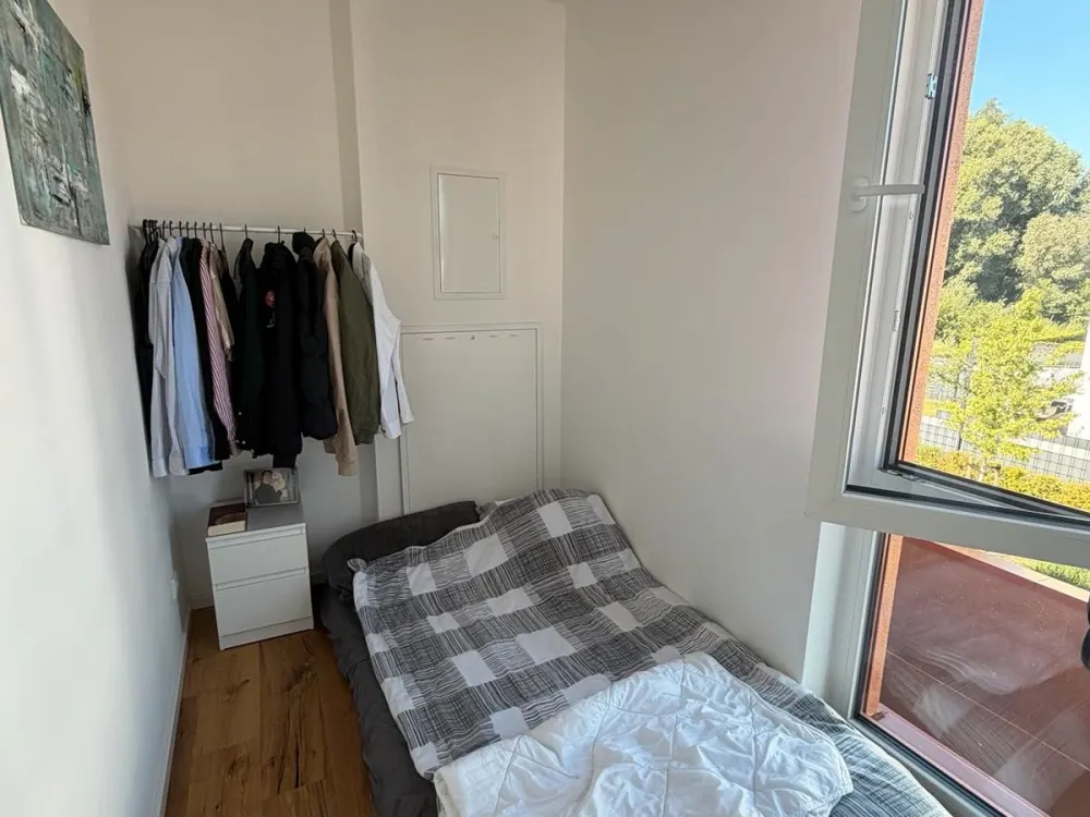 Bright 1.5 Room Apartment, 37 m2, Near Detmolderstraße
