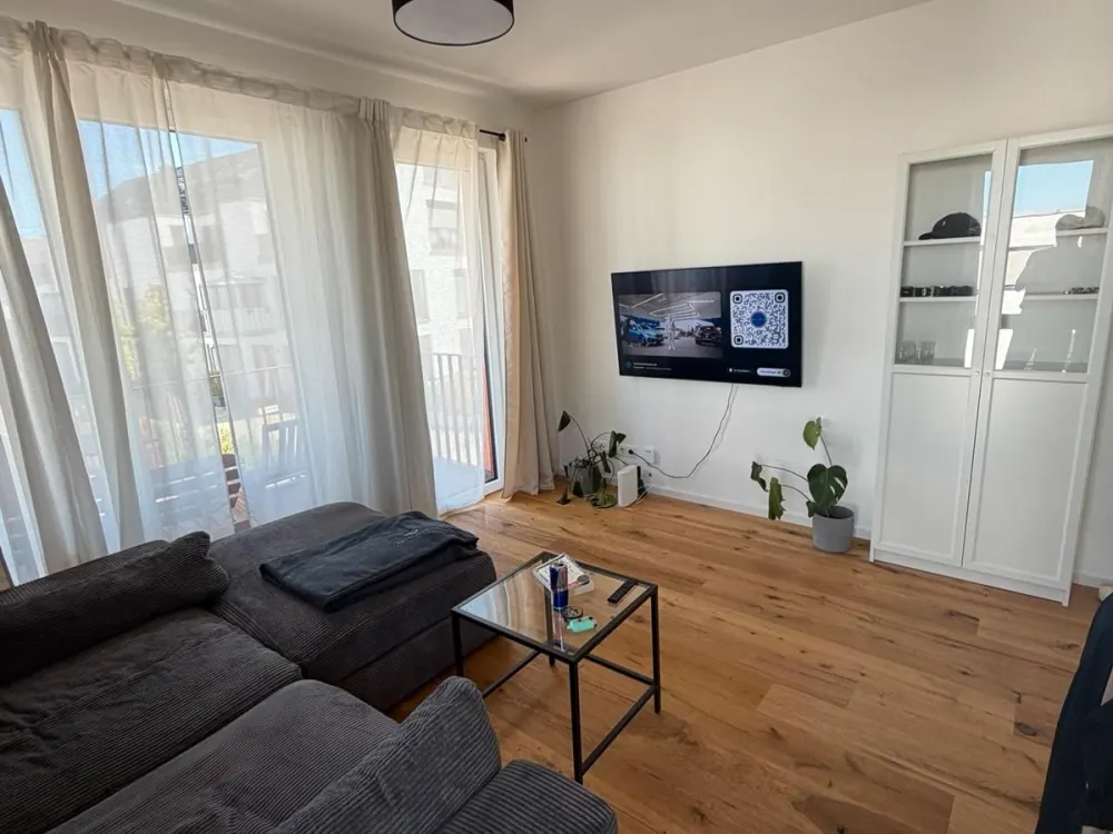 Bright 1.5 Room Apartment, 37 m2, Near Detmolderstraße