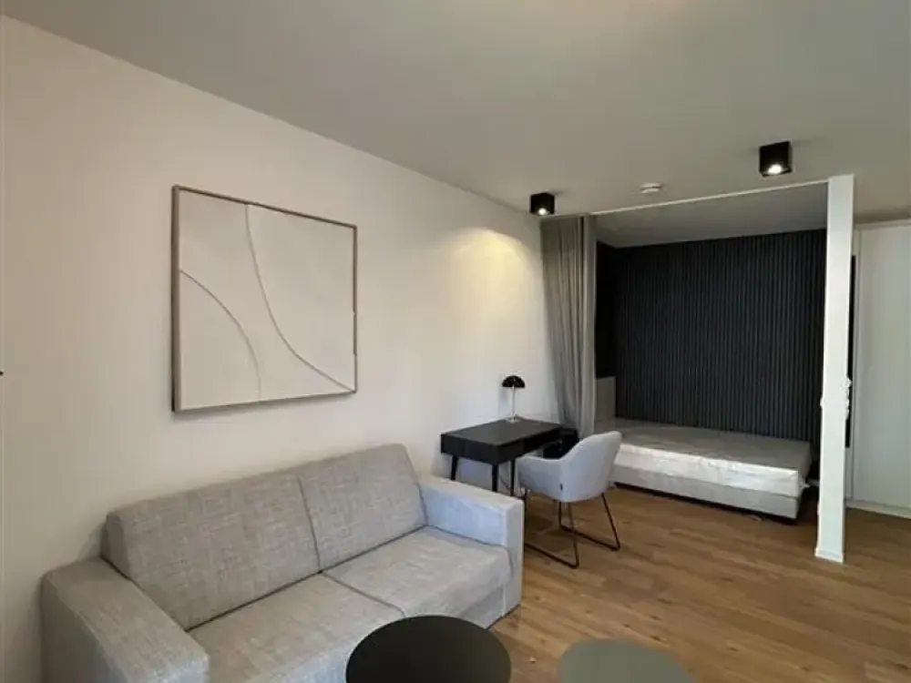 Verfügbar ab sofort! Vollmöbliertes Studio-Apartment mit Terrasse und eigenem Garten!
