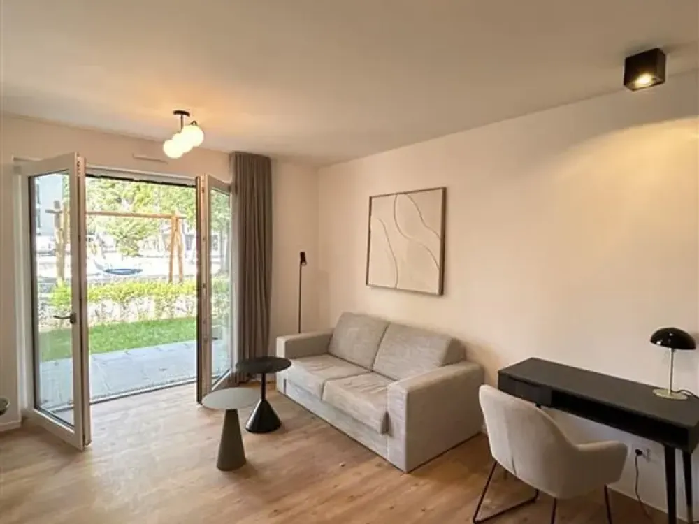 Verfügbar ab sofort! Vollmöbliertes Studio-Apartment mit Terrasse und eigenem Garten!