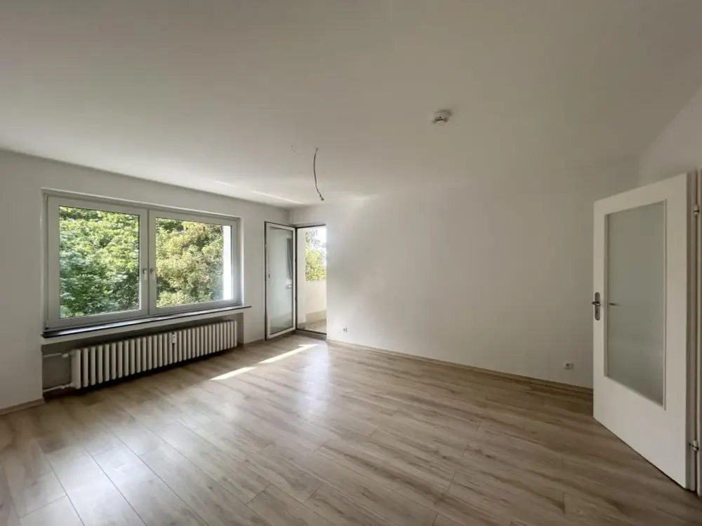 Lichtdurchflutete 3-Zimmer-Wohnung mit Balkon in Leverkusen Opladen
