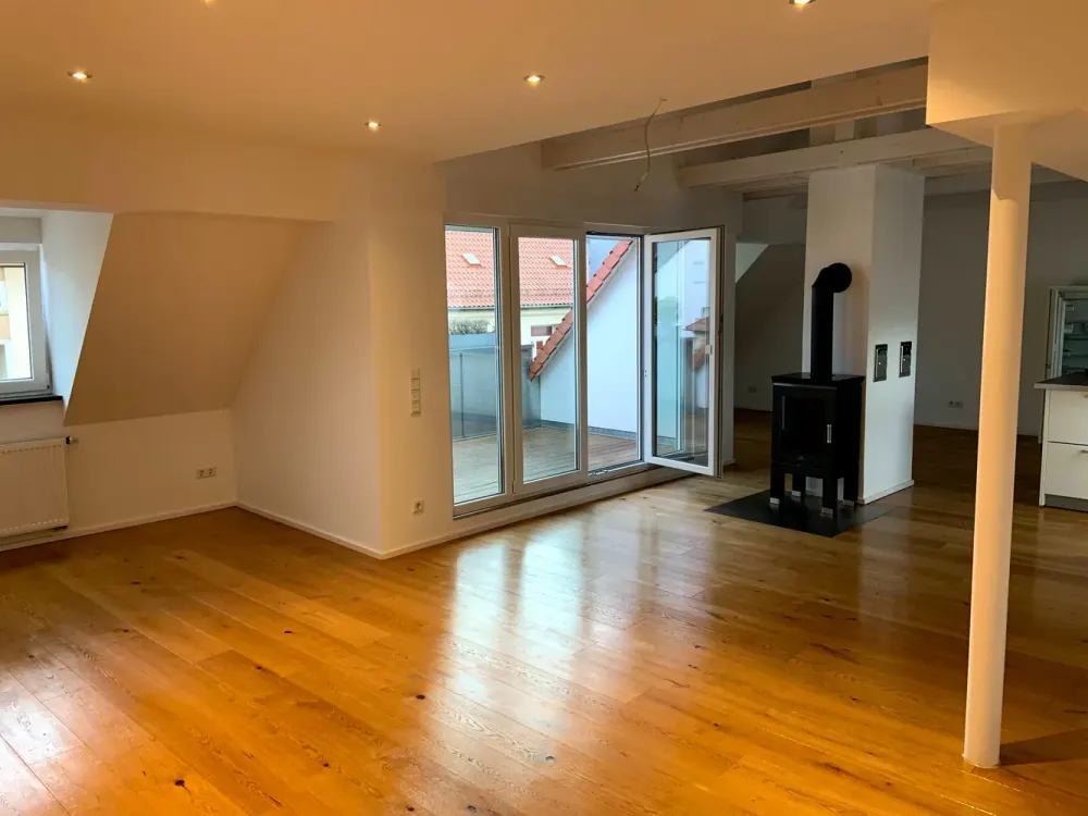 Licht, Raum & Dachterrasse, großzügige Dachgeschosswohnung nahe Innenstadt