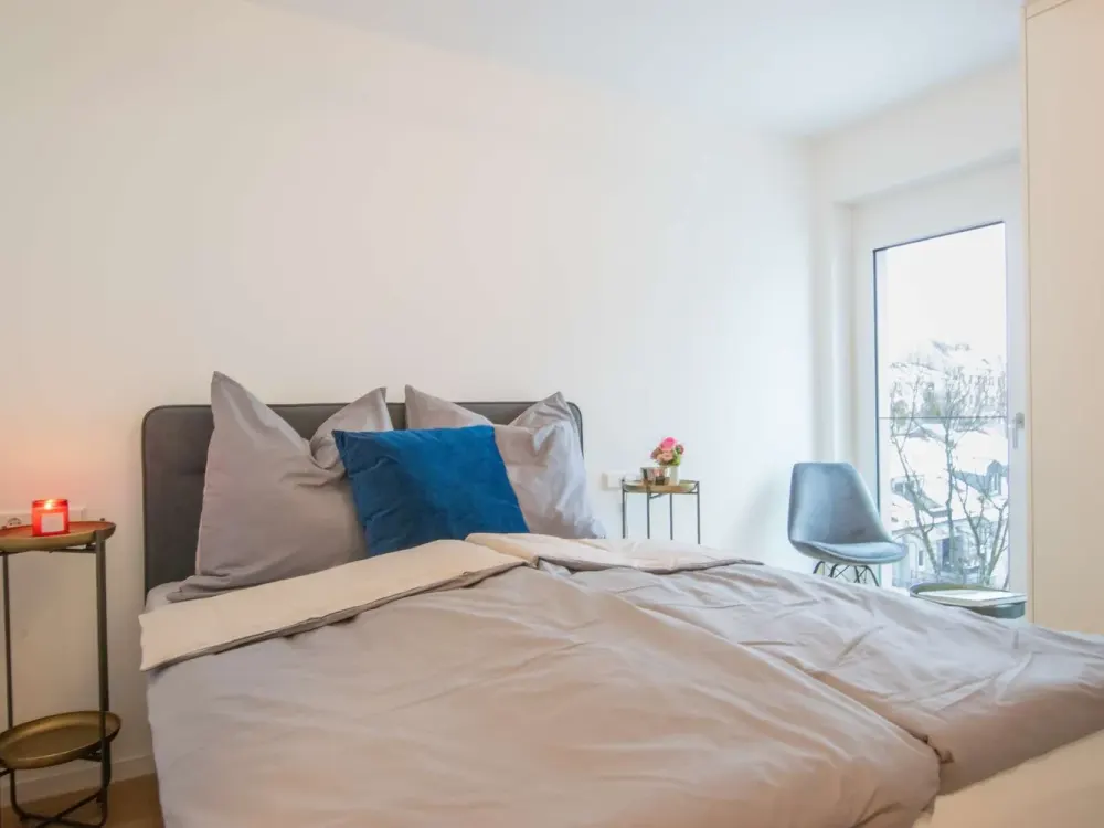 Elegantes Wohnen mit Stil. Möblierte 2-Zimmer-Wohnung mit Balkon.