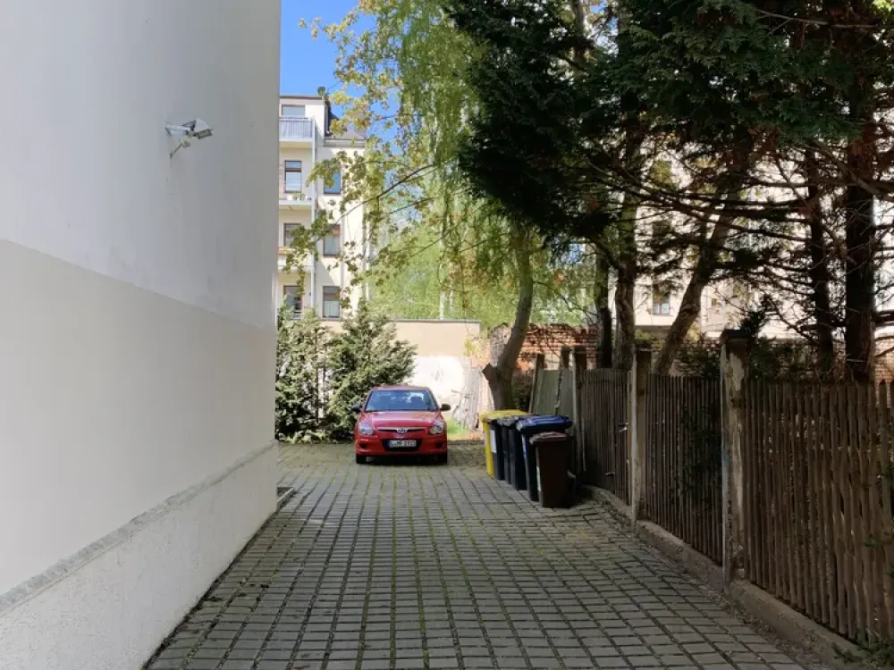 2-room attic apartment in a quiet location including fitted kitchen