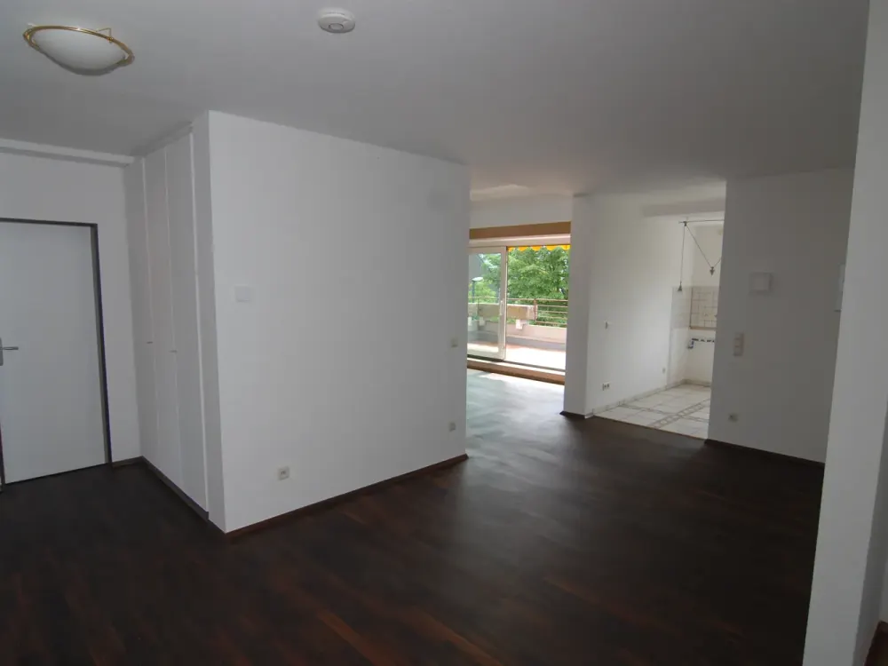 Vollständig renovierte 5-Zimmer-Maisonette-Wohnung mit Balkon in Meerbusch