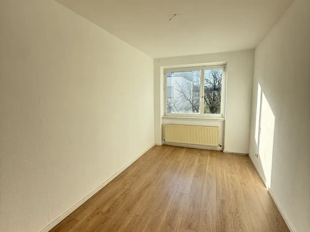 Sachsenhausen: 3-Zimmer-Altbauwohnung
