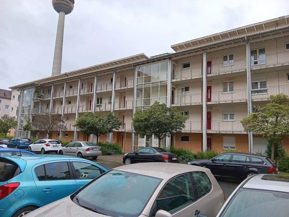 Helle 2-Zimmer-Wohnung mit Balkon und eigenem Stellplatz
